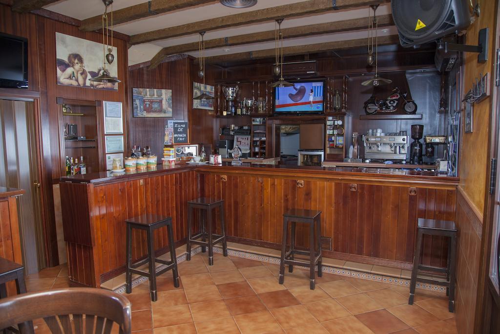 Hostal Pension La Ruta Патерна-дель-Кампо Номер фото