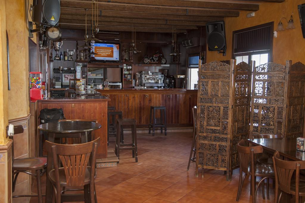 Hostal Pension La Ruta Патерна-дель-Кампо Экстерьер фото
