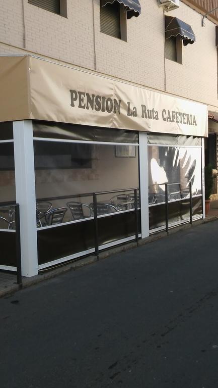 Hostal Pension La Ruta Патерна-дель-Кампо Экстерьер фото