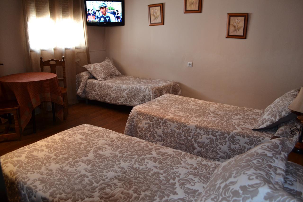 Hostal Pension La Ruta Патерна-дель-Кампо Экстерьер фото
