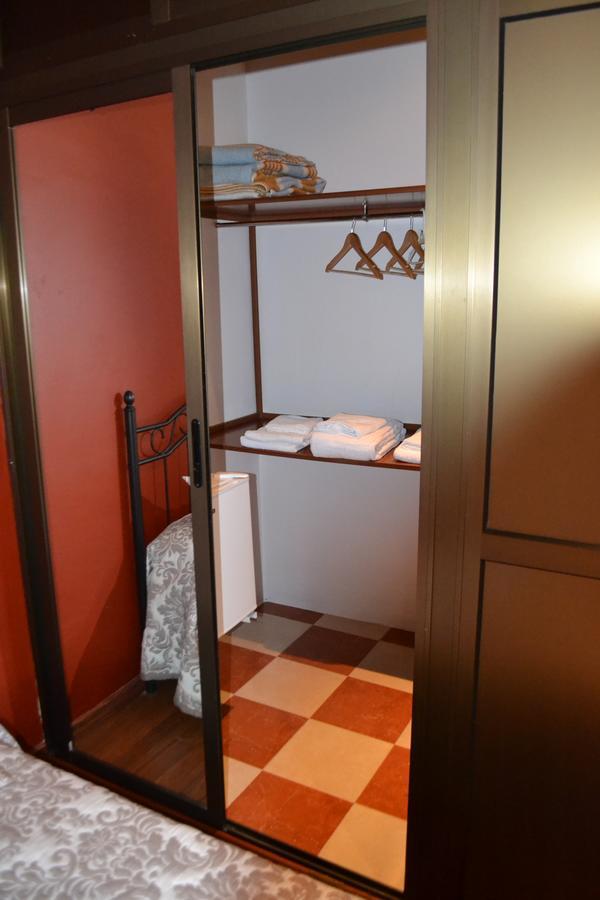Hostal Pension La Ruta Патерна-дель-Кампо Экстерьер фото