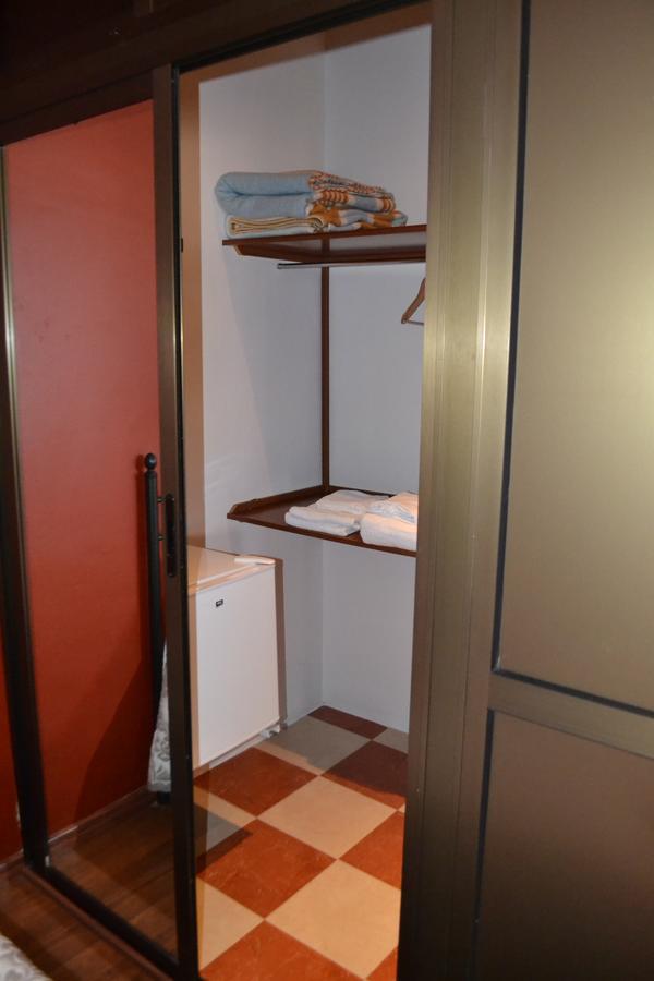 Hostal Pension La Ruta Патерна-дель-Кампо Экстерьер фото