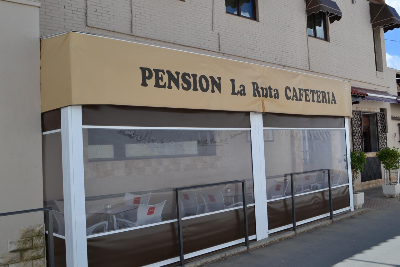 Hostal Pension La Ruta Патерна-дель-Кампо Экстерьер фото
