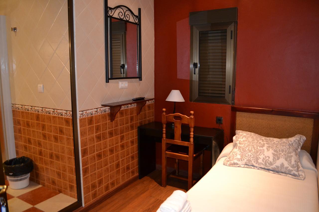 Hostal Pension La Ruta Патерна-дель-Кампо Экстерьер фото