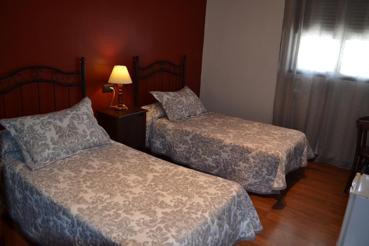 Hostal Pension La Ruta Патерна-дель-Кампо Экстерьер фото