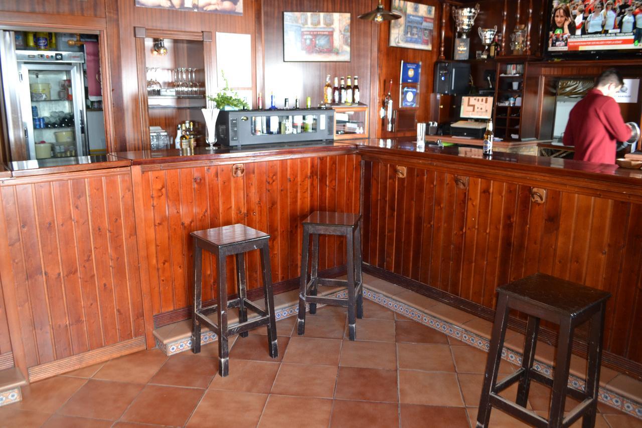 Hostal Pension La Ruta Патерна-дель-Кампо Экстерьер фото